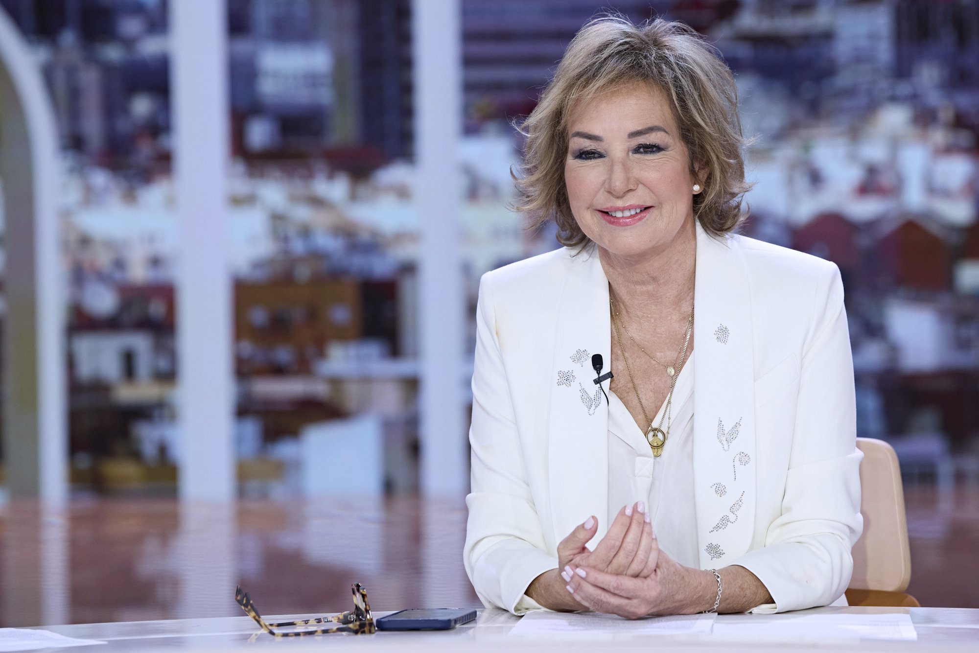 ¡Explosivo enfrentamiento en 'TardeAR'! Vicky Martín Berrocal y Laura Sánchez al límite: '¿Acaso soy anormal?’