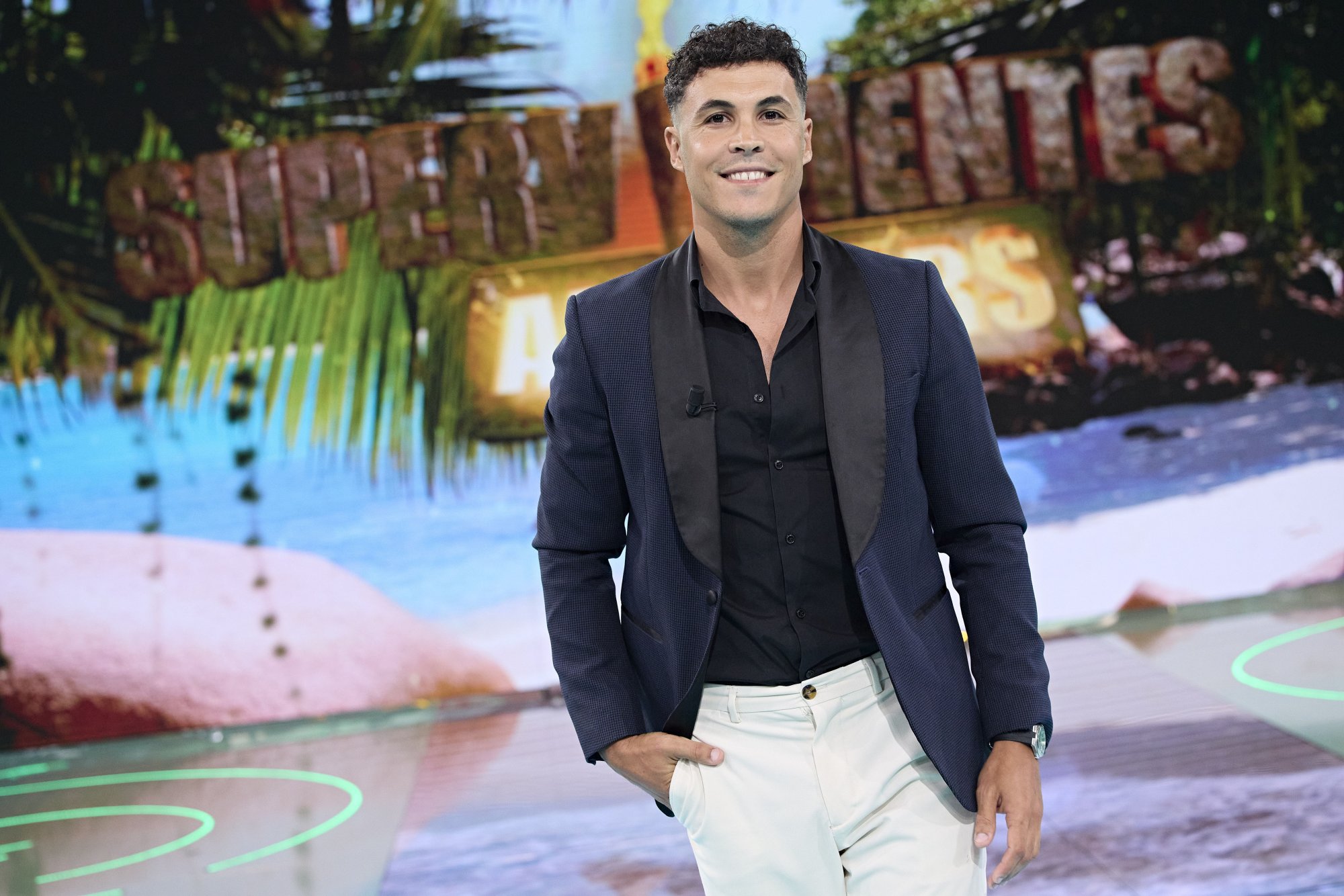 Sandra Barneda tiene que cortar a Kiko Jiménez tras el comentario sobre Pedro Sánchez 