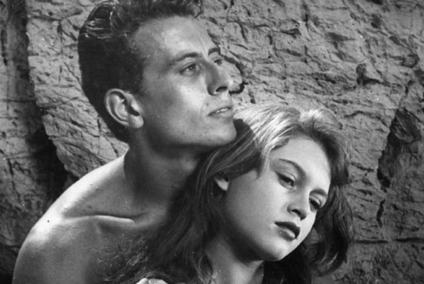 Manina, la chica de la isla