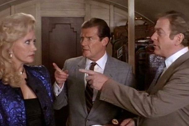 Atraco a falda armada