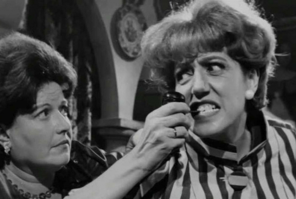 Detective con faldas