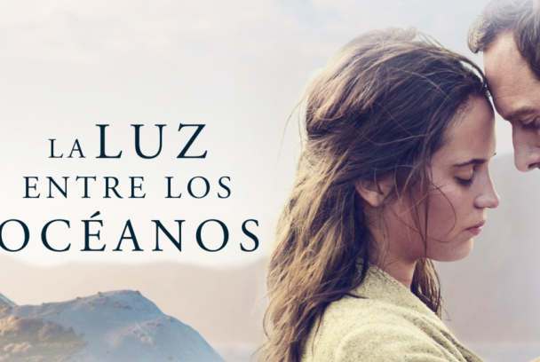 La luz entre los océanos