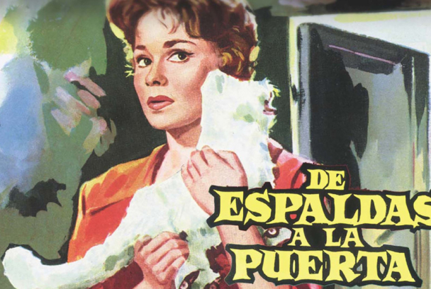 De espaldas a la puerta