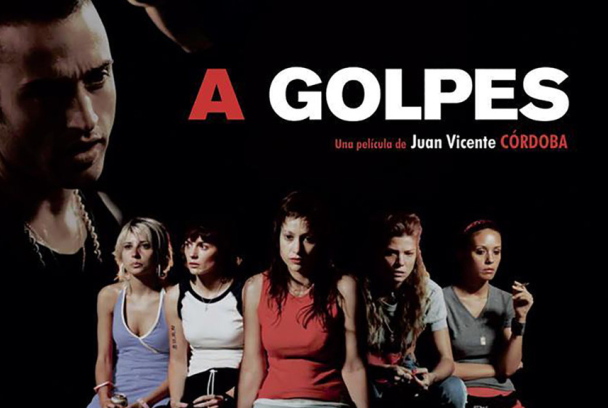 A golpes