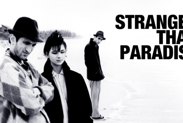 Extraños en el paraíso