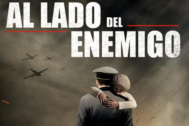 Al lado del enemigo