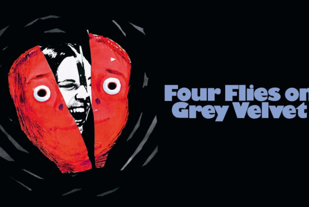 Cuatro Moscas Sobre Terciopelo Gris