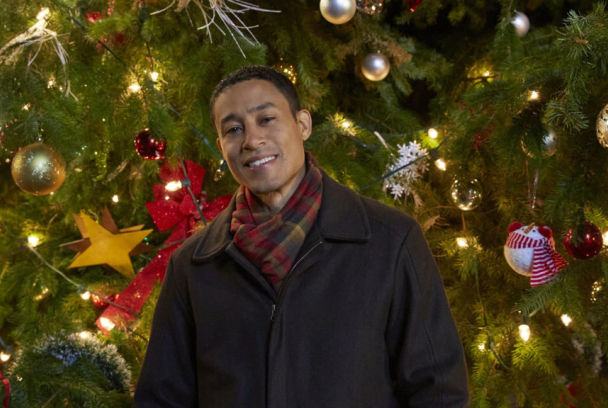 Un sapin de Noël, deux amoureux