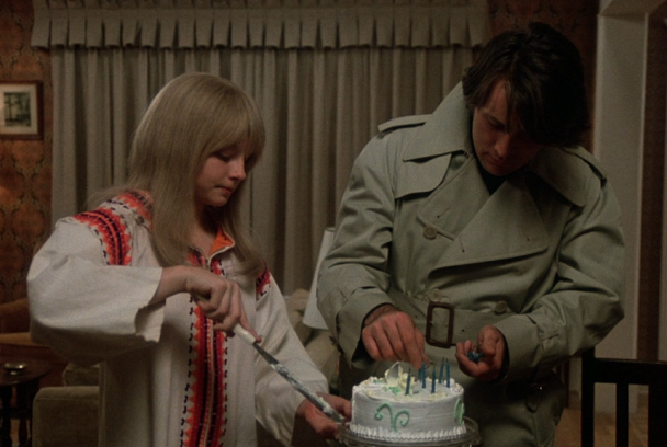 La muchacha del sendero