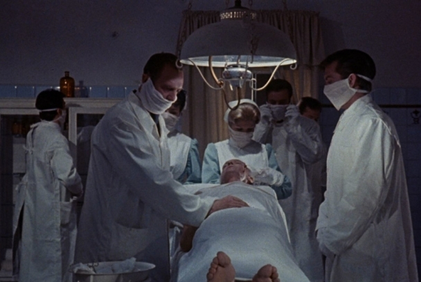 El horrible secreto del doctor Hitchcock