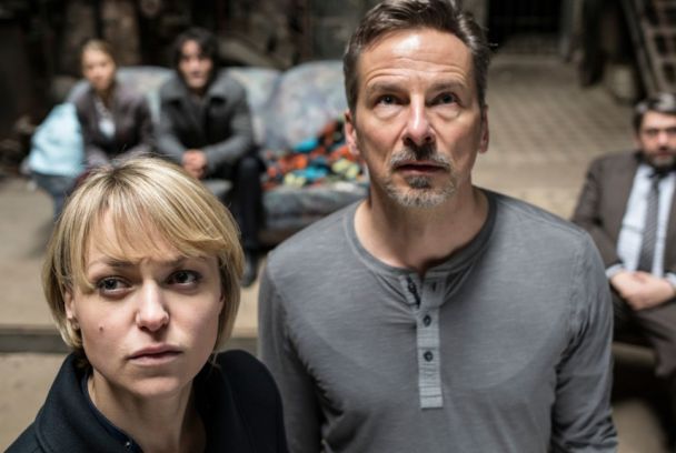 Inspectora Heller: Retrato de perfil