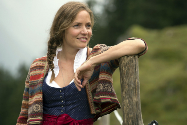 Lena Lorenz - Bienvenida a la vida