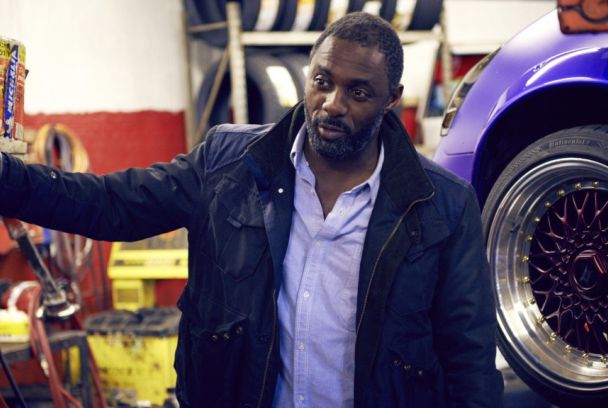 Al volante con Idris Elba