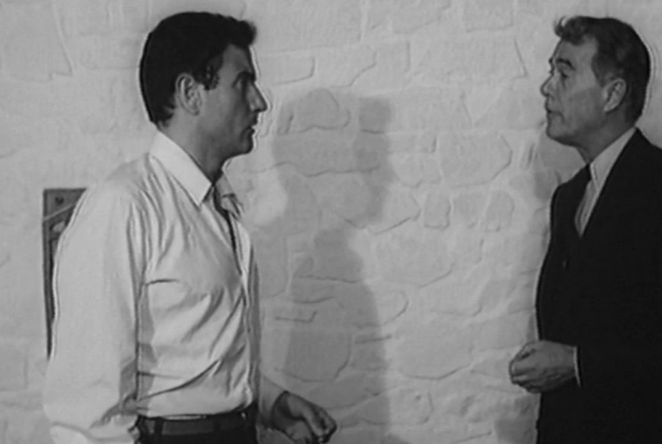 Regresa un desconocido