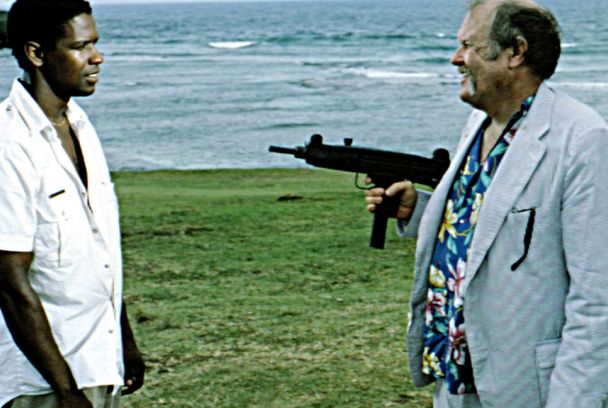 A espaldas de la ley