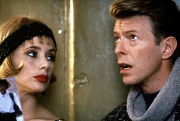 Encadenadamente tuya