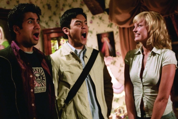 Dos colgaos muy fumaos